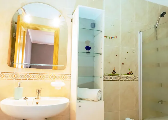 Live Puertito Almirante * 圭马尔港